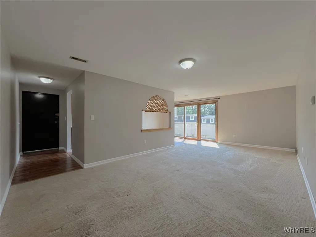 10 Cambridge E, Amherst, New York 14221, Amherst, New York 14221, 2 Bedrooms Bedrooms, 6 Rooms Rooms,1 BathroomBathrooms,Residential,For Sale,10 Cambridge E, Amherst, New York 14221,B1623267