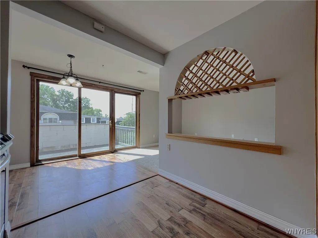 10 Cambridge E, Amherst, New York 14221, Amherst, New York 14221, 2 Bedrooms Bedrooms, 6 Rooms Rooms,1 BathroomBathrooms,Residential,For Sale,10 Cambridge E, Amherst, New York 14221,B1623267