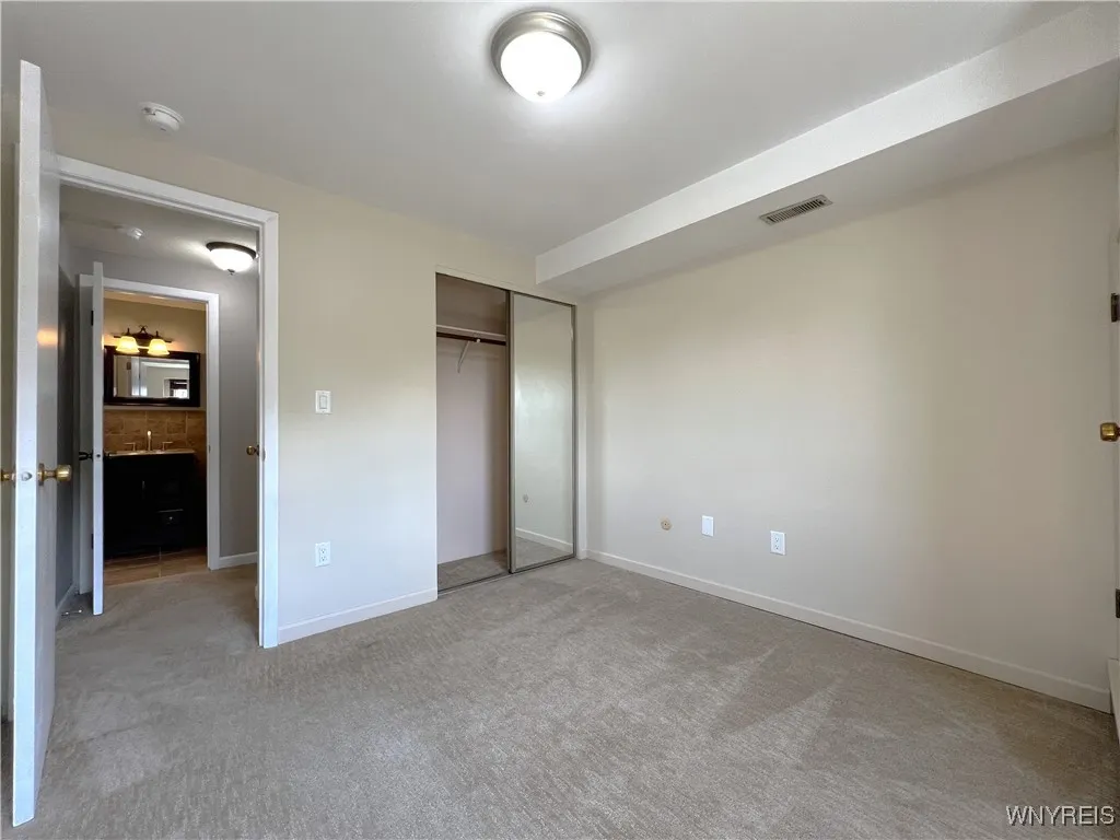 10 Cambridge E, Amherst, New York 14221, Amherst, New York 14221, 2 Bedrooms Bedrooms, 6 Rooms Rooms,1 BathroomBathrooms,Residential,For Sale,10 Cambridge E, Amherst, New York 14221,B1623267