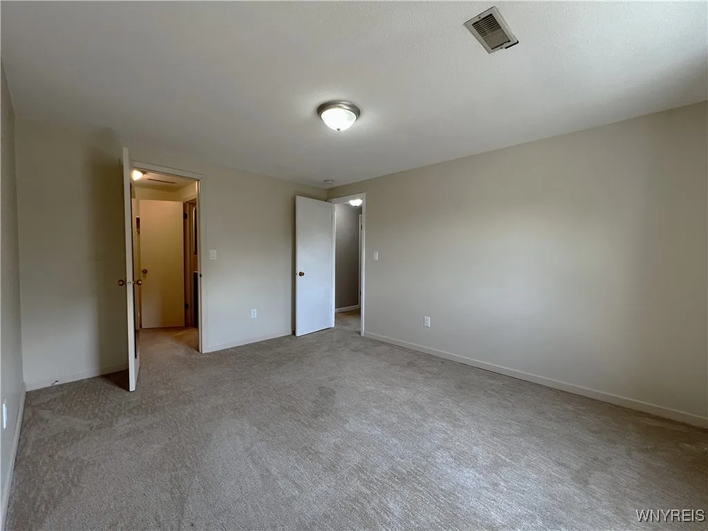 10 Cambridge E, Amherst, New York 14221, Amherst, New York 14221, 2 Bedrooms Bedrooms, 6 Rooms Rooms,1 BathroomBathrooms,Residential,For Sale,10 Cambridge E, Amherst, New York 14221,B1623267