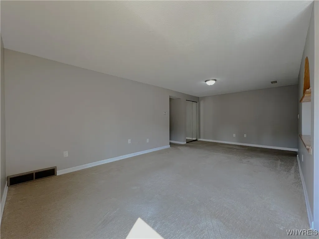 10 Cambridge E, Amherst, New York 14221, Amherst, New York 14221, 2 Bedrooms Bedrooms, 6 Rooms Rooms,1 BathroomBathrooms,Residential,For Sale,10 Cambridge E, Amherst, New York 14221,B1623267