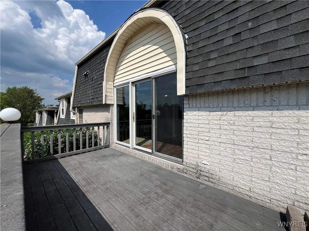 10 Cambridge E, Amherst, New York 14221, Amherst, New York 14221, 2 Bedrooms Bedrooms, 6 Rooms Rooms,1 BathroomBathrooms,Residential,For Sale,10 Cambridge E, Amherst, New York 14221,B1623267