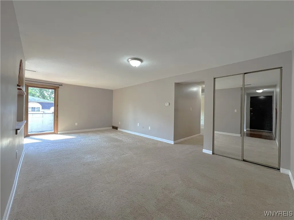 10 Cambridge E, Amherst, New York 14221, Amherst, New York 14221, 2 Bedrooms Bedrooms, 6 Rooms Rooms,1 BathroomBathrooms,Residential,For Sale,10 Cambridge E, Amherst, New York 14221,B1623267