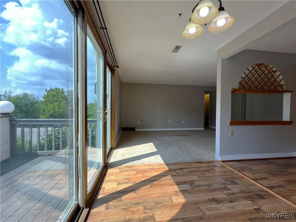 10 Cambridge E, Amherst, New York 14221, Amherst, New York 14221, 2 Bedrooms Bedrooms, 6 Rooms Rooms,1 BathroomBathrooms,Residential,For Sale,10 Cambridge E, Amherst, New York 14221,B1623267