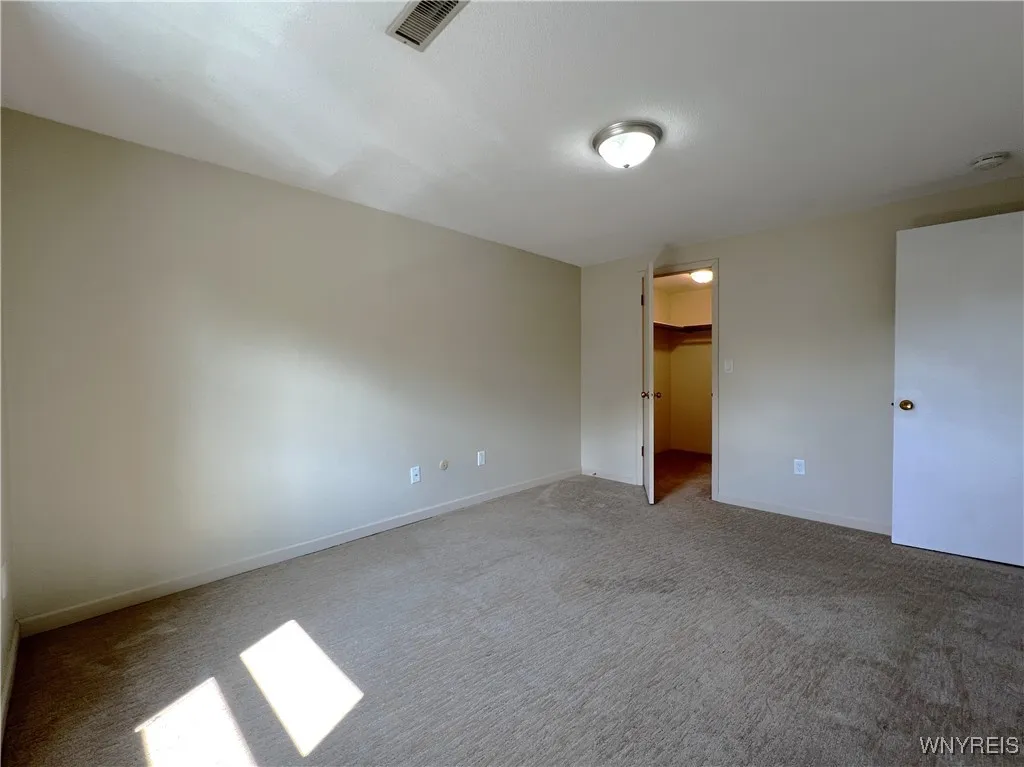10 Cambridge E, Amherst, New York 14221, Amherst, New York 14221, 2 Bedrooms Bedrooms, 6 Rooms Rooms,1 BathroomBathrooms,Residential,For Sale,10 Cambridge E, Amherst, New York 14221,B1623267