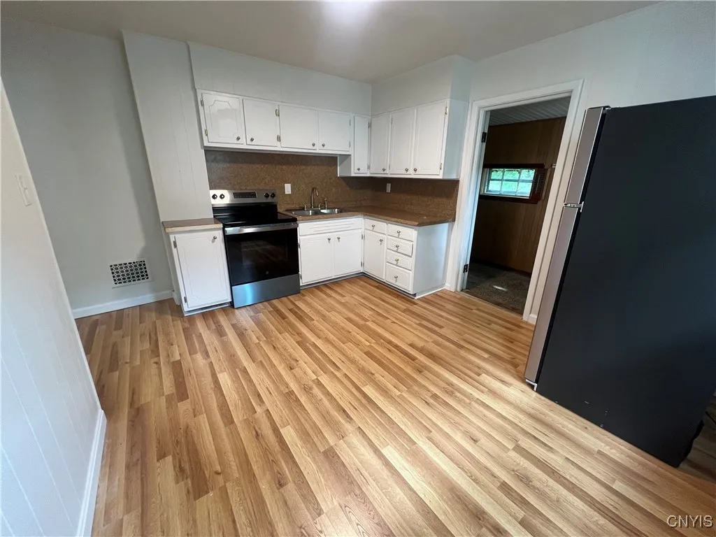 110 Alice Avenue, Geddes, New York 13209, Geddes, New York 13209, 2 Bedrooms Bedrooms, 5 Rooms Rooms,1 BathroomBathrooms,Residential Lease,Closed,110 Alice Avenue, Geddes, New York 13209,0,S1623281