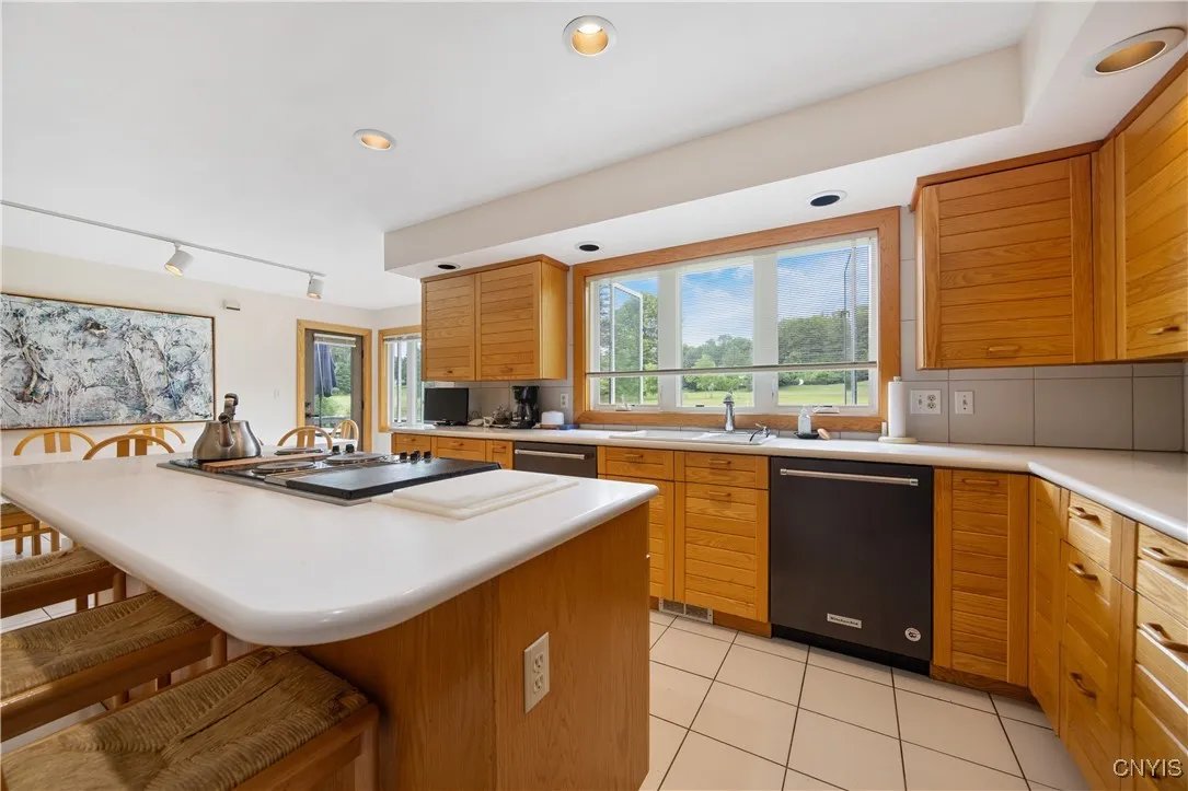 6925 Woodchuck Hill Road, Dewitt, New York 13066, De Witt, New York 13066, 5 Bedrooms Bedrooms, 12 Rooms Rooms,3 BathroomsBathrooms,Residential,For Sale,6925 Woodchuck Hill Road, Dewitt, New York 13066,S1622476