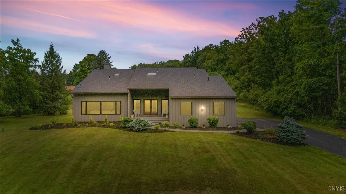 6925 Woodchuck Hill Road, Dewitt, New York 13066, De Witt, New York 13066, 5 Bedrooms Bedrooms, 12 Rooms Rooms,3 BathroomsBathrooms,Residential,For Sale,6925 Woodchuck Hill Road, Dewitt, New York 13066,S1622476