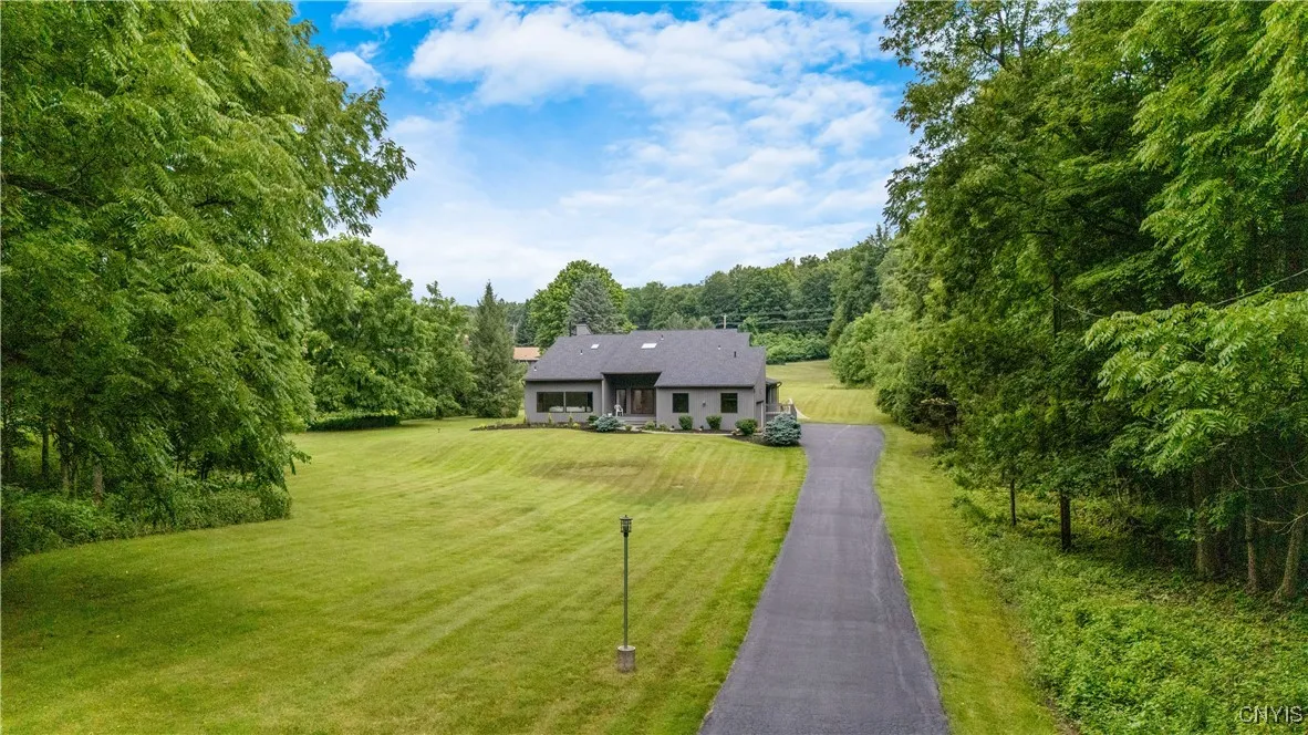 6925 Woodchuck Hill Road, Dewitt, New York 13066, De Witt, New York 13066, 5 Bedrooms Bedrooms, 12 Rooms Rooms,3 BathroomsBathrooms,Residential,For Sale,6925 Woodchuck Hill Road, Dewitt, New York 13066,S1622476