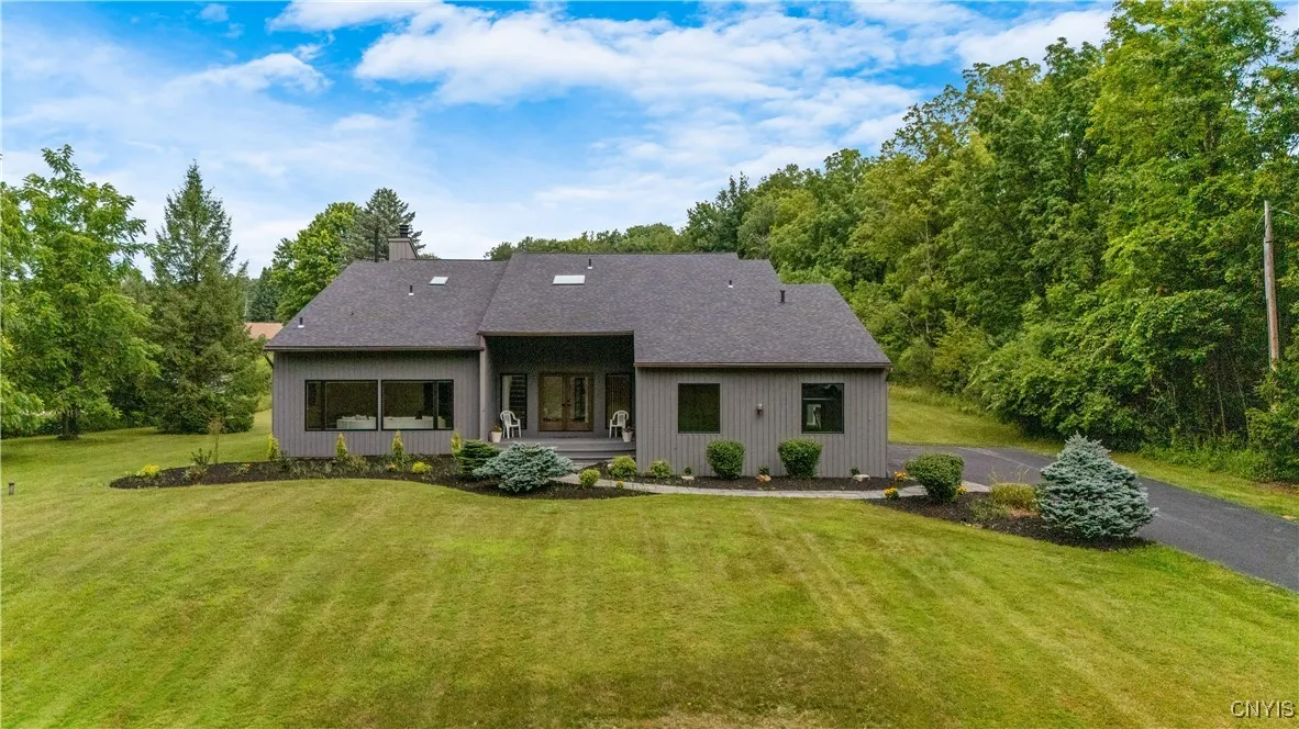 6925 Woodchuck Hill Road, Dewitt, New York 13066, De Witt, New York 13066, 5 Bedrooms Bedrooms, 12 Rooms Rooms,3 BathroomsBathrooms,Residential,For Sale,6925 Woodchuck Hill Road, Dewitt, New York 13066,S1622476