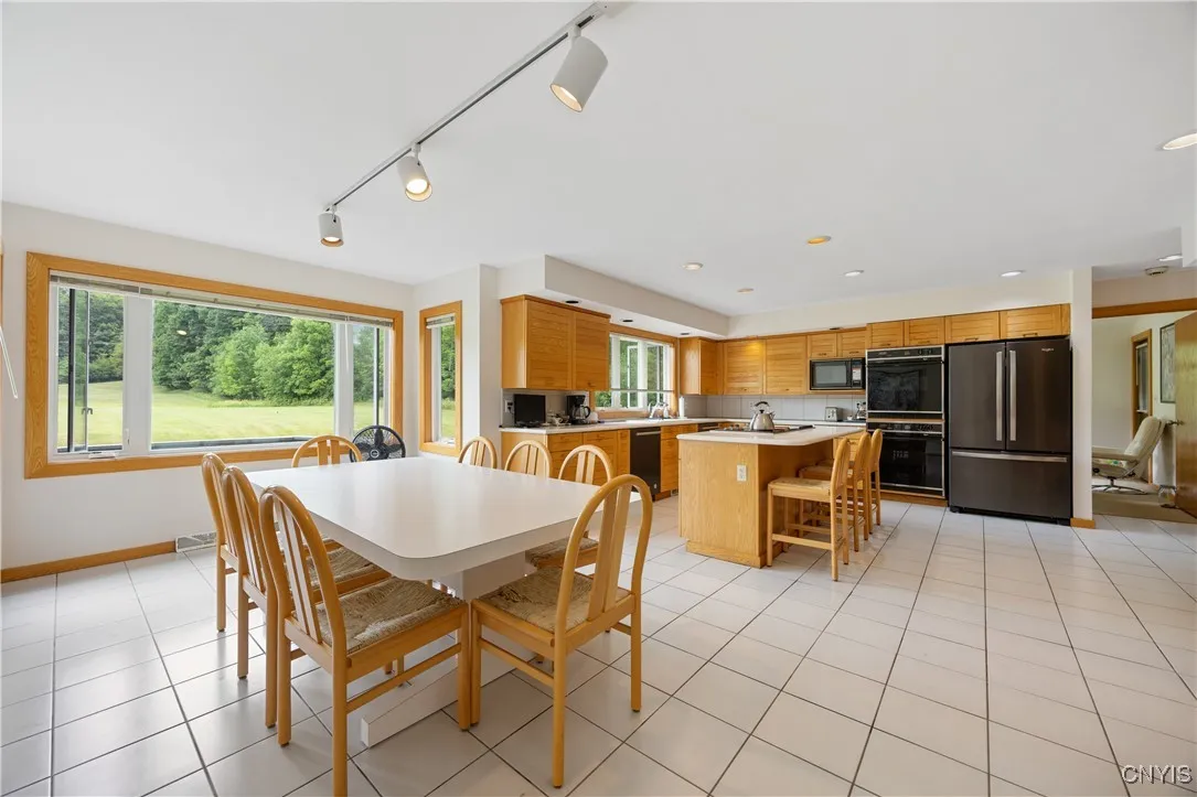 6925 Woodchuck Hill Road, Dewitt, New York 13066, De Witt, New York 13066, 5 Bedrooms Bedrooms, 12 Rooms Rooms,3 BathroomsBathrooms,Residential,For Sale,6925 Woodchuck Hill Road, Dewitt, New York 13066,S1622476