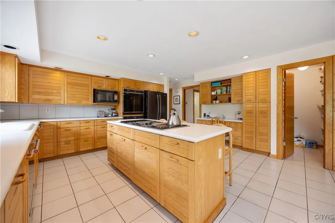 6925 Woodchuck Hill Road, Dewitt, New York 13066, De Witt, New York 13066, 5 Bedrooms Bedrooms, 12 Rooms Rooms,3 BathroomsBathrooms,Residential,For Sale,6925 Woodchuck Hill Road, Dewitt, New York 13066,S1622476