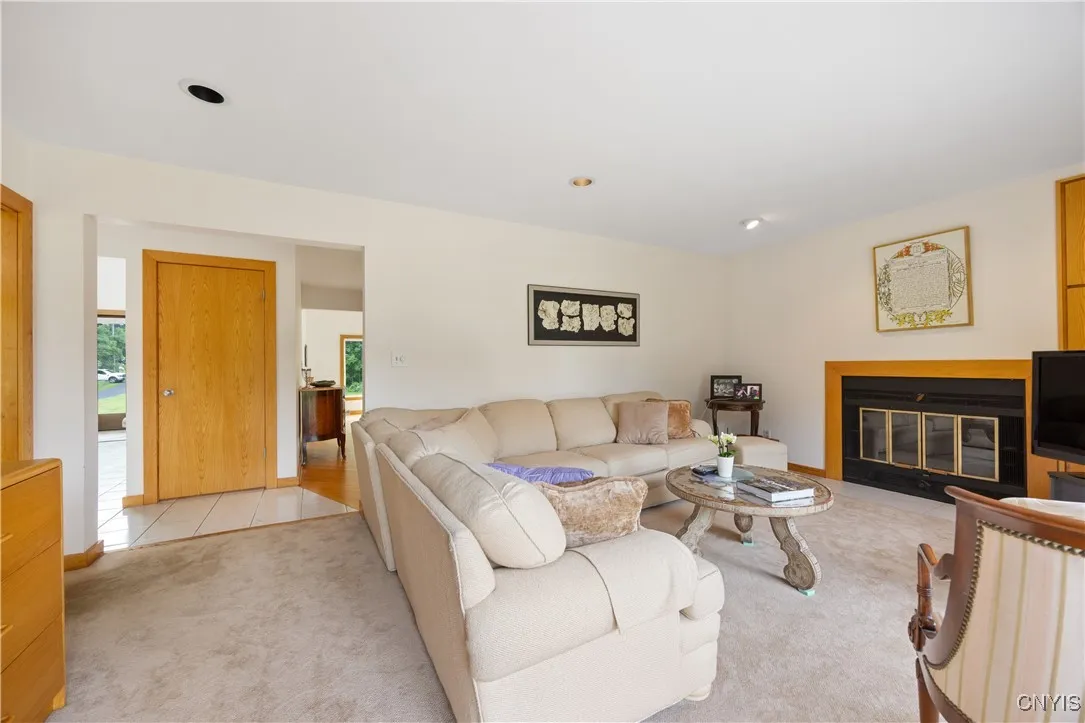 6925 Woodchuck Hill Road, Dewitt, New York 13066, De Witt, New York 13066, 5 Bedrooms Bedrooms, 12 Rooms Rooms,3 BathroomsBathrooms,Residential,For Sale,6925 Woodchuck Hill Road, Dewitt, New York 13066,S1622476