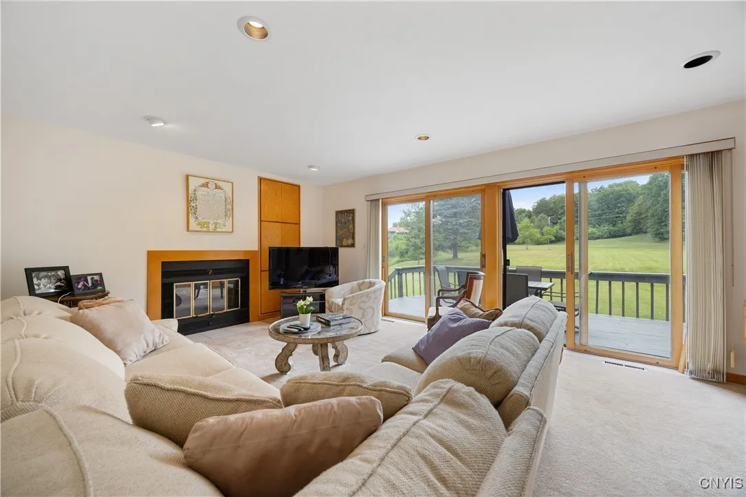 6925 Woodchuck Hill Road, Dewitt, New York 13066, De Witt, New York 13066, 5 Bedrooms Bedrooms, 12 Rooms Rooms,3 BathroomsBathrooms,Residential,For Sale,6925 Woodchuck Hill Road, Dewitt, New York 13066,S1622476