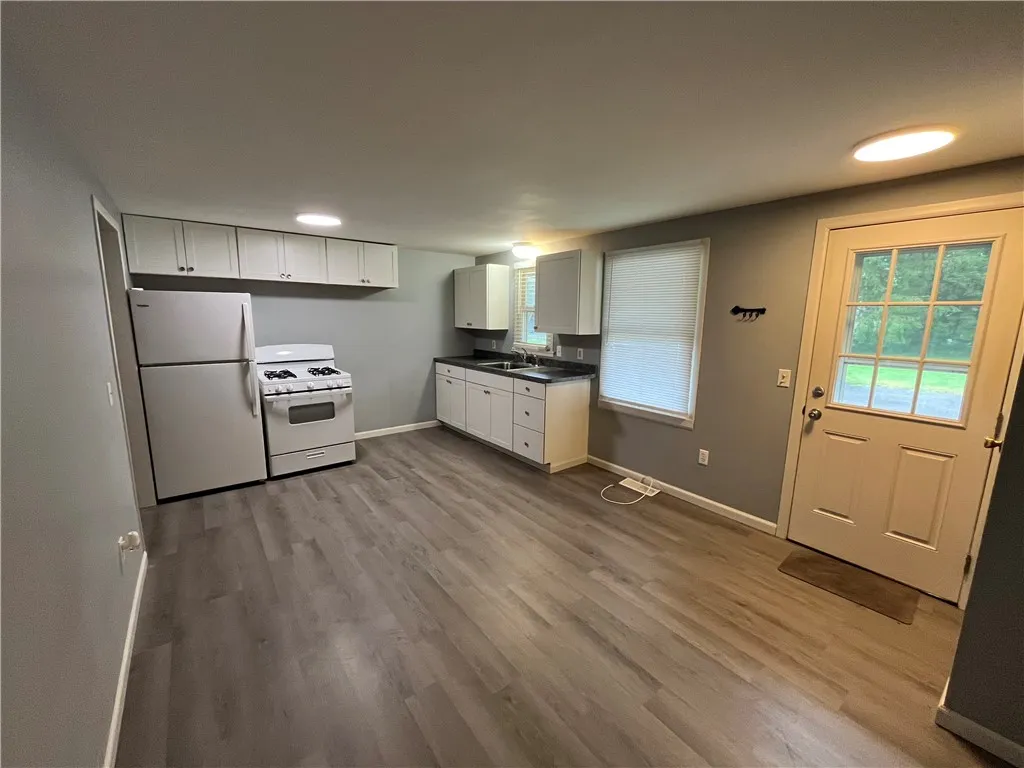 6831 Furnace Road 3, Ontario, New York 14519, Ontario, New York 14519, 1 Bedroom Bedrooms, 3 Rooms Rooms,1 BathroomBathrooms,Residential Lease,Closed,6831 Furnace Road 3, Ontario, New York 14519,R1623284