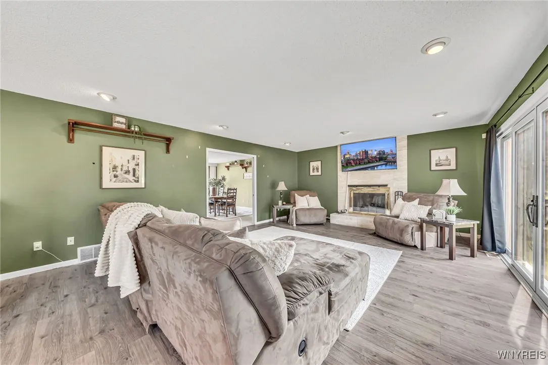 68 Rolling Woods Lane S, West Seneca, New York 142, West Seneca, New York 14224, 5 Bedrooms Bedrooms, 9 Rooms Rooms,2 BathroomsBathrooms,Residential,Closed,68 Rolling Woods Lane S, West Seneca, New York 142,0,B1623131