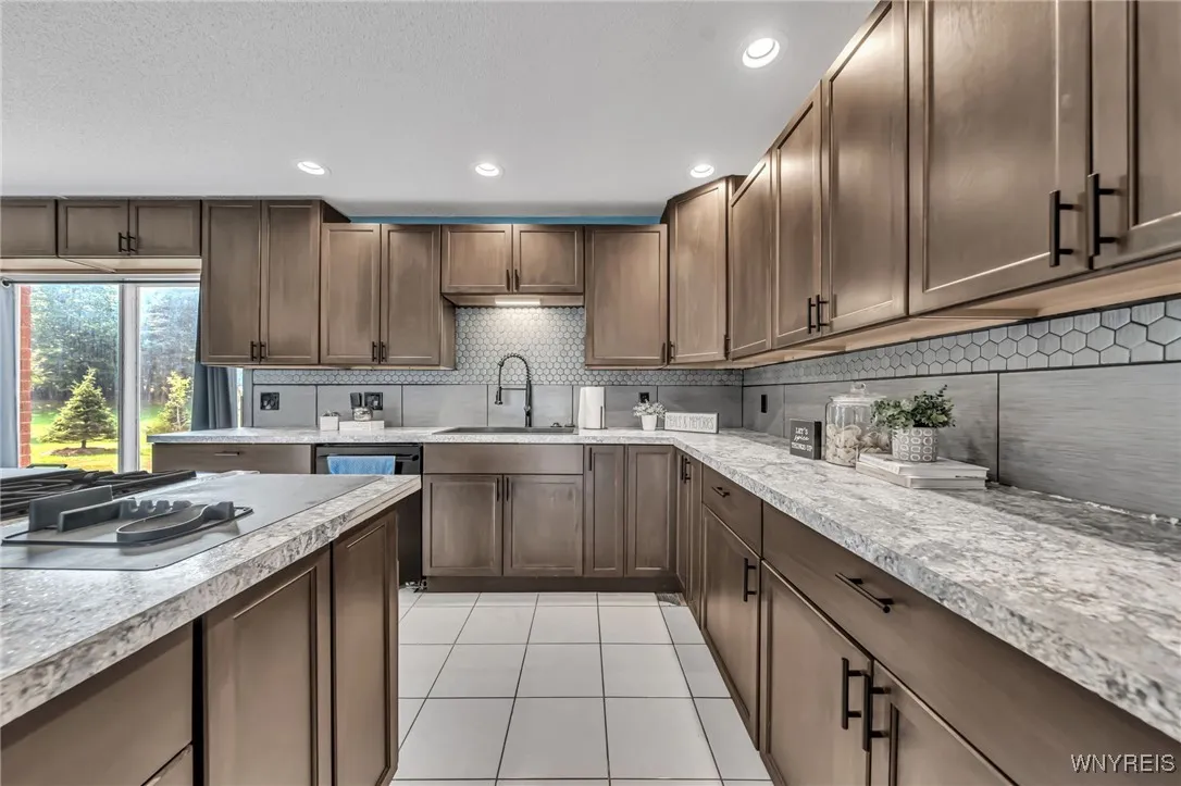 68 Rolling Woods Lane S, West Seneca, New York 142, West Seneca, New York 14224, 5 Bedrooms Bedrooms, 9 Rooms Rooms,2 BathroomsBathrooms,Residential,Closed,68 Rolling Woods Lane S, West Seneca, New York 142,0,B1623131