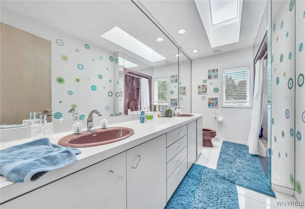 68 Rolling Woods Lane S, West Seneca, New York 142, West Seneca, New York 14224, 5 Bedrooms Bedrooms, 9 Rooms Rooms,2 BathroomsBathrooms,Residential,Closed,68 Rolling Woods Lane S, West Seneca, New York 142,0,B1623131