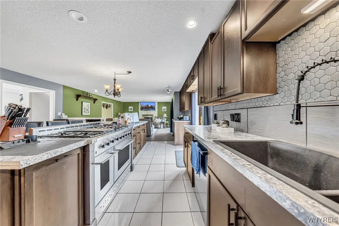 68 Rolling Woods Lane S, West Seneca, New York 142, West Seneca, New York 14224, 5 Bedrooms Bedrooms, 9 Rooms Rooms,2 BathroomsBathrooms,Residential,Closed,68 Rolling Woods Lane S, West Seneca, New York 142,0,B1623131