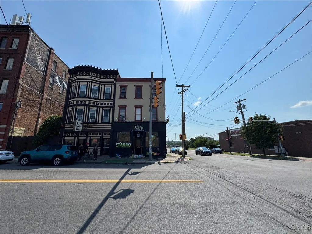 1639 North Salina Street, Syracuse, New York 13208, Syracuse, New York 13208, 4 Bedrooms Bedrooms, ,Multi Family,For Sale,1639 North Salina Street, Syracuse, New York 13208,0,S1623289