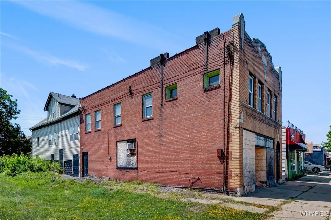 2960 Bailey Avenue, Buffalo, New York 14215, Buffalo, New York 14215, 3 Bedrooms Bedrooms, ,1 BathroomBathrooms,Residential,For Sale,2960 Bailey Avenue, Buffalo, New York 14215,B1622605