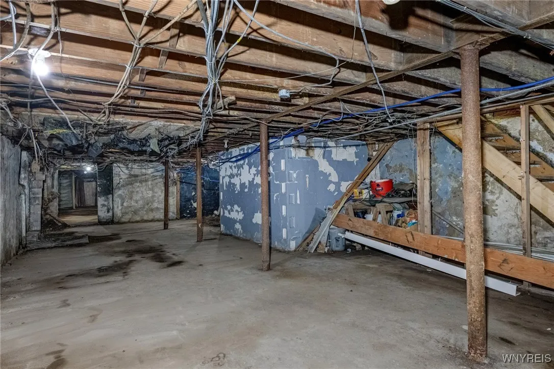 2960 Bailey Avenue, Buffalo, New York 14215, Buffalo, New York 14215, 3 Bedrooms Bedrooms, ,1 BathroomBathrooms,Residential,For Sale,2960 Bailey Avenue, Buffalo, New York 14215,B1622605