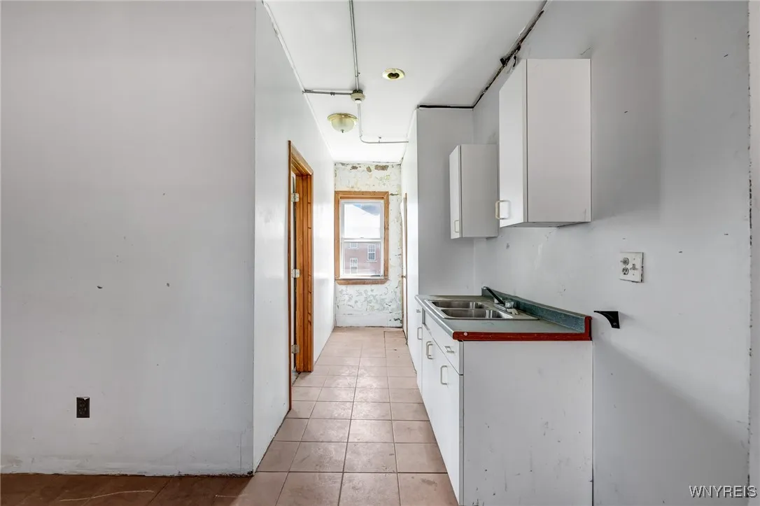 2960 Bailey Avenue, Buffalo, New York 14215, Buffalo, New York 14215, 3 Bedrooms Bedrooms, ,1 BathroomBathrooms,Residential,For Sale,2960 Bailey Avenue, Buffalo, New York 14215,B1622605