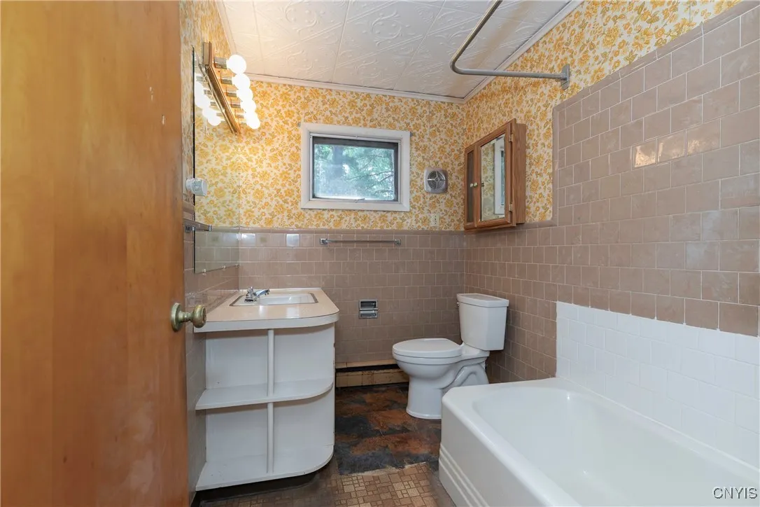 4532 Brickyard Falls Road, Manlius, New York 13104, Manlius, New York 13104, 3 Bedrooms Bedrooms, 5 Rooms Rooms,1 BathroomBathrooms,Residential,For Sale,4532 Brickyard Falls Road, Manlius, New York 13104,S1622421