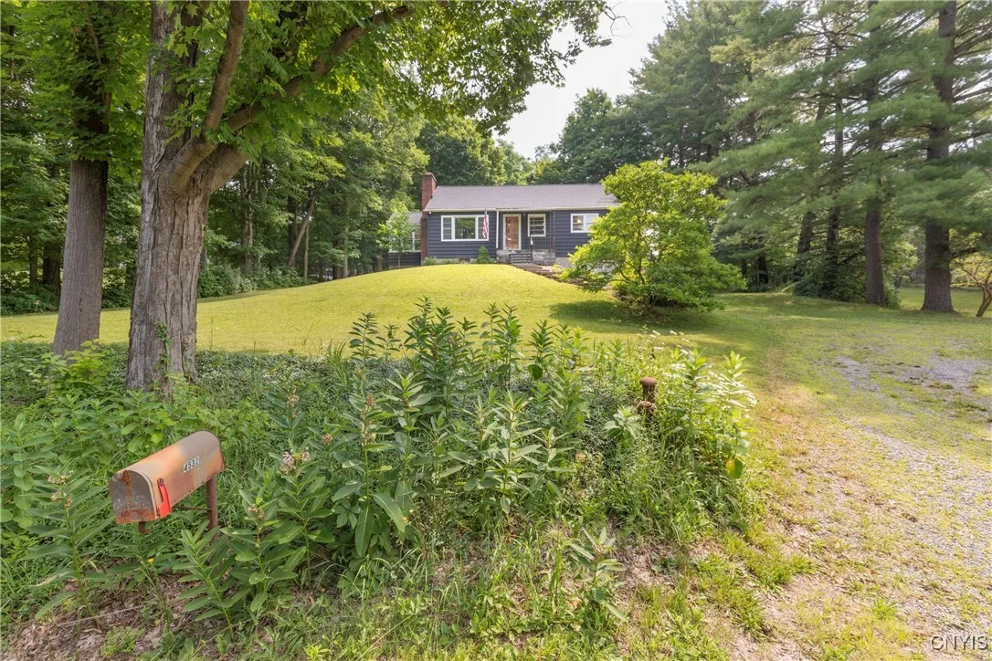4532 Brickyard Falls Road, Manlius, New York 13104, Manlius, New York 13104, 3 Bedrooms Bedrooms, 5 Rooms Rooms,1 BathroomBathrooms,Residential,For Sale,4532 Brickyard Falls Road, Manlius, New York 13104,S1622421