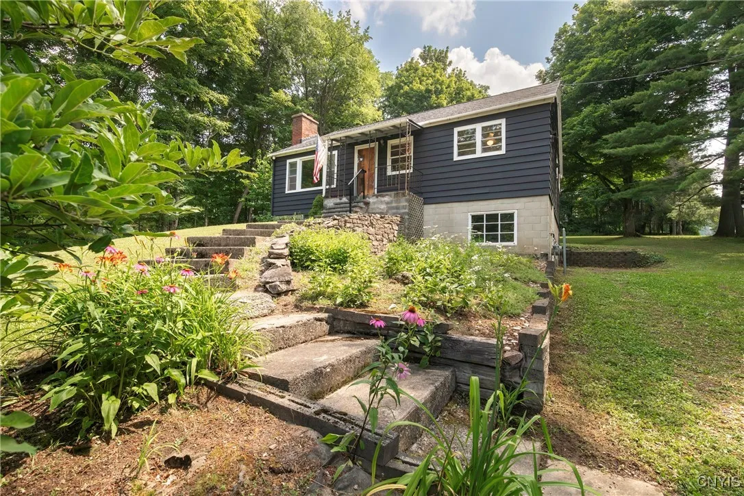 4532 Brickyard Falls Road, Manlius, New York 13104, Manlius, New York 13104, 3 Bedrooms Bedrooms, 5 Rooms Rooms,1 BathroomBathrooms,Residential,For Sale,4532 Brickyard Falls Road, Manlius, New York 13104,S1622421