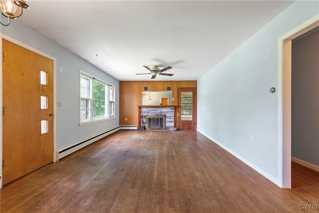 4532 Brickyard Falls Road, Manlius, New York 13104, Manlius, New York 13104, 3 Bedrooms Bedrooms, 5 Rooms Rooms,1 BathroomBathrooms,Residential,For Sale,4532 Brickyard Falls Road, Manlius, New York 13104,S1622421