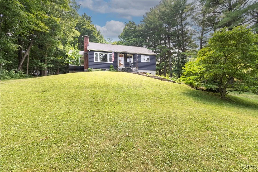 4532 Brickyard Falls Road, Manlius, New York 13104, Manlius, New York 13104, 3 Bedrooms Bedrooms, 5 Rooms Rooms,1 BathroomBathrooms,Residential,For Sale,4532 Brickyard Falls Road, Manlius, New York 13104,S1622421
