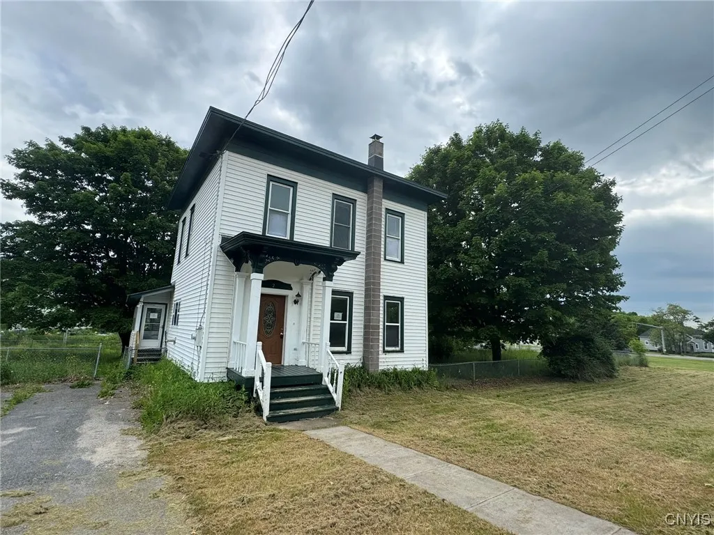 2 Main Street, Antwerp, New York 13608, Antwerp, New York 13608, 4 Bedrooms Bedrooms, 10 Rooms Rooms,2 BathroomsBathrooms,Residential,For Sale,2 Main Street, Antwerp, New York 13608,S1623085
