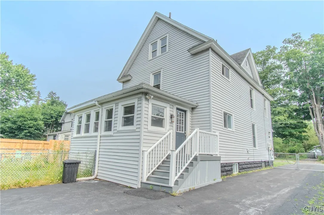 363 Brainard Street, Watertown City, New York 1360, Watertown City, New York 13601, 3 Bedrooms Bedrooms, 8 Rooms Rooms,2 BathroomsBathrooms,Residential,For Sale,363 Brainard Street, Watertown City, New York 1360,S1622907