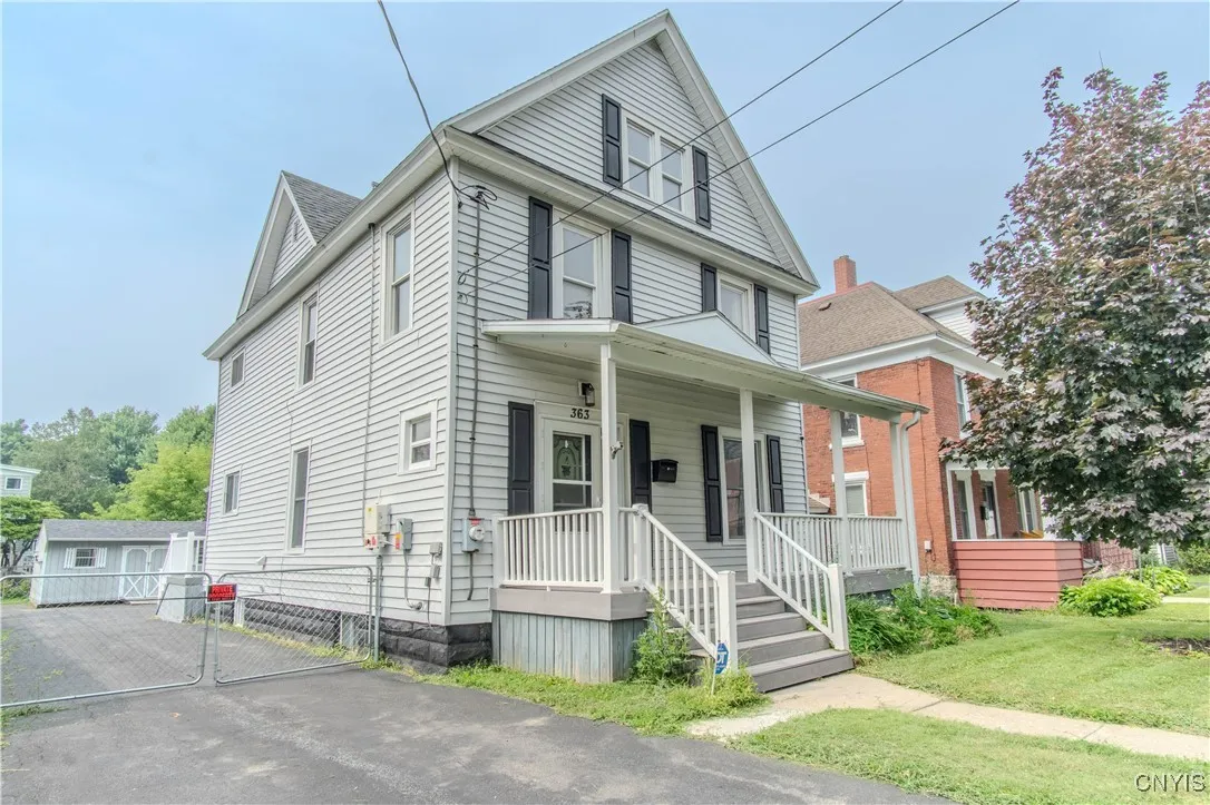 363 Brainard Street, Watertown City, New York 1360, Watertown City, New York 13601, 3 Bedrooms Bedrooms, 8 Rooms Rooms,2 BathroomsBathrooms,Residential,For Sale,363 Brainard Street, Watertown City, New York 1360,S1622907