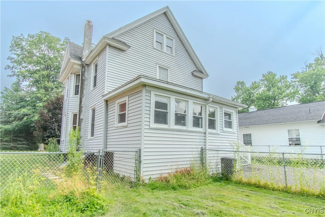 363 Brainard Street, Watertown City, New York 1360, Watertown City, New York 13601, 3 Bedrooms Bedrooms, 8 Rooms Rooms,2 BathroomsBathrooms,Residential,For Sale,363 Brainard Street, Watertown City, New York 1360,S1622907