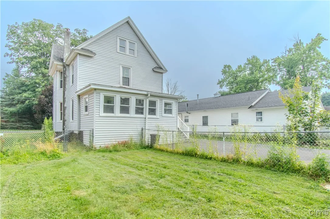 363 Brainard Street, Watertown City, New York 1360, Watertown City, New York 13601, 3 Bedrooms Bedrooms, 8 Rooms Rooms,2 BathroomsBathrooms,Residential,For Sale,363 Brainard Street, Watertown City, New York 1360,S1622907