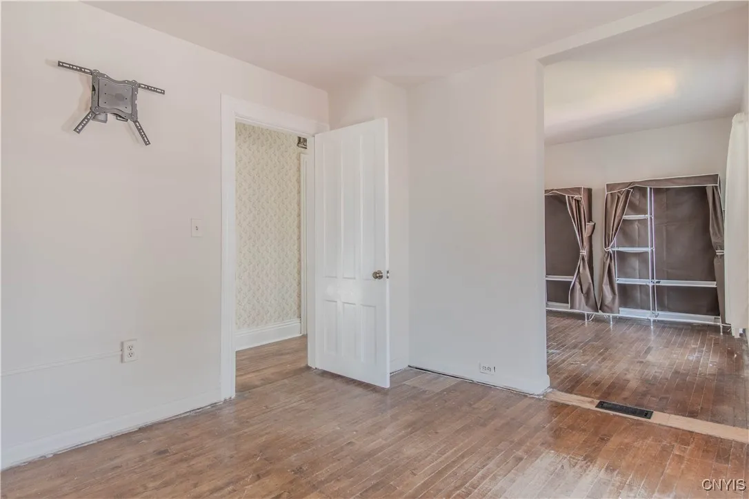 363 Brainard Street, Watertown City, New York 1360, Watertown City, New York 13601, 3 Bedrooms Bedrooms, 8 Rooms Rooms,2 BathroomsBathrooms,Residential,For Sale,363 Brainard Street, Watertown City, New York 1360,S1622907