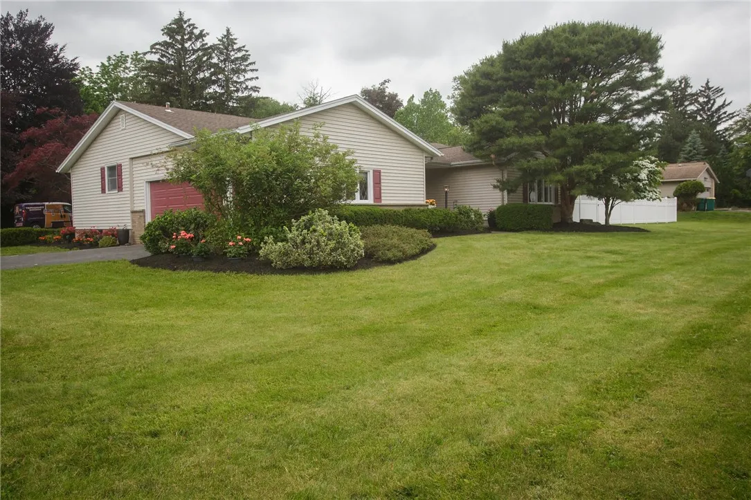 75 Towpath Lane, Brighton, New York 14618, Brighton, New York 14618, 3 Bedrooms Bedrooms, 7 Rooms Rooms,2 BathroomsBathrooms,Residential,For Sale,75 Towpath Lane, Brighton, New York 14618,R1622954