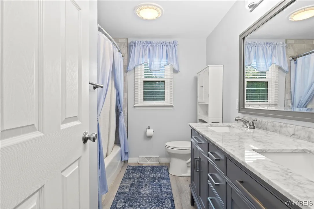 Full Bathroom
