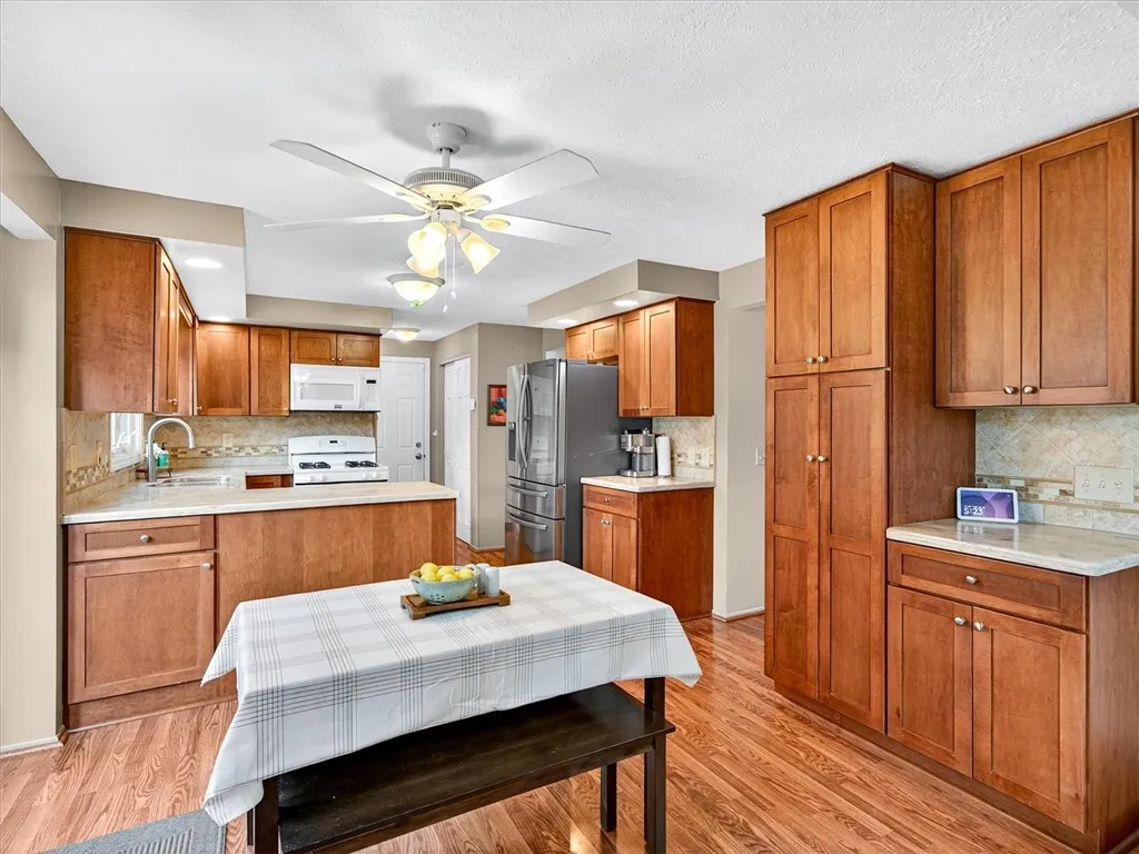14 Sand Pebble Drive, Chili, New York 14624, Chili, New York 14624, 3 Bedrooms Bedrooms, 6 Rooms Rooms,2 BathroomsBathrooms,Residential,For Sale,14 Sand Pebble Drive, Chili, New York 14624,R1623275
