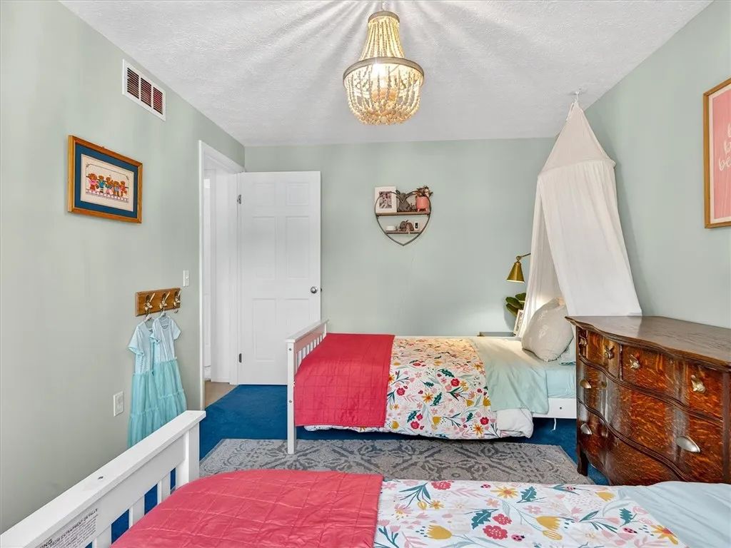 14 Sand Pebble Drive, Chili, New York 14624, Chili, New York 14624, 3 Bedrooms Bedrooms, 6 Rooms Rooms,2 BathroomsBathrooms,Residential,For Sale,14 Sand Pebble Drive, Chili, New York 14624,R1623275