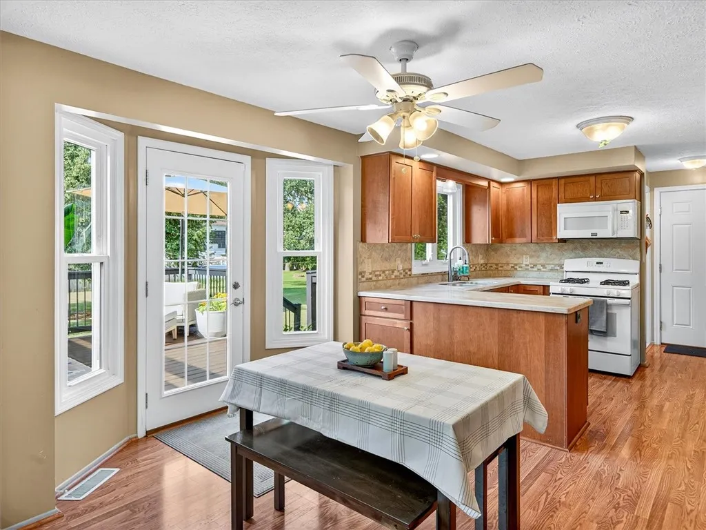 14 Sand Pebble Drive, Chili, New York 14624, Chili, New York 14624, 3 Bedrooms Bedrooms, 6 Rooms Rooms,2 BathroomsBathrooms,Residential,For Sale,14 Sand Pebble Drive, Chili, New York 14624,R1623275
