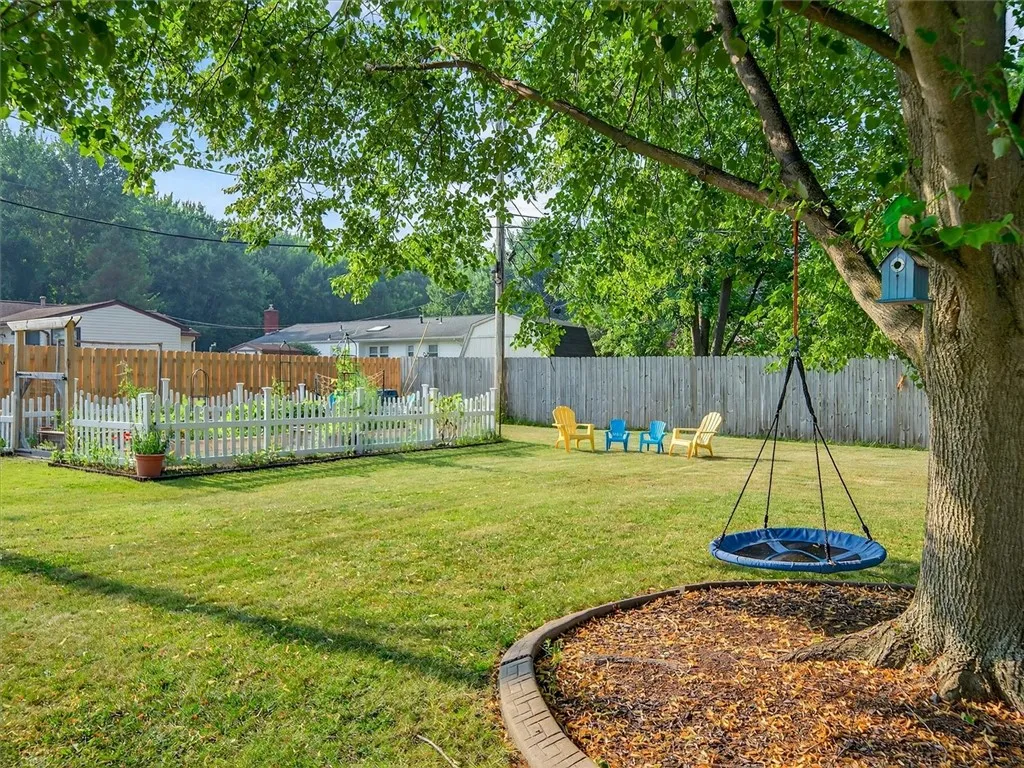 14 Sand Pebble Drive, Chili, New York 14624, Chili, New York 14624, 3 Bedrooms Bedrooms, 6 Rooms Rooms,2 BathroomsBathrooms,Residential,For Sale,14 Sand Pebble Drive, Chili, New York 14624,R1623275