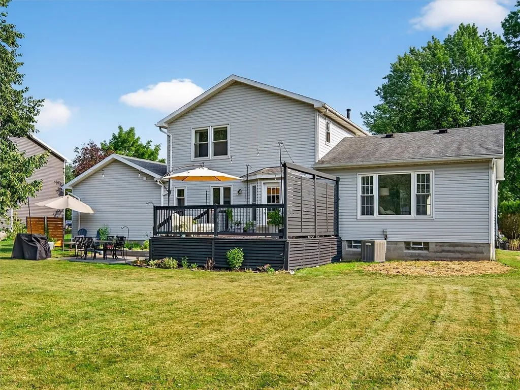 14 Sand Pebble Drive, Chili, New York 14624, Chili, New York 14624, 3 Bedrooms Bedrooms, 6 Rooms Rooms,2 BathroomsBathrooms,Residential,For Sale,14 Sand Pebble Drive, Chili, New York 14624,R1623275