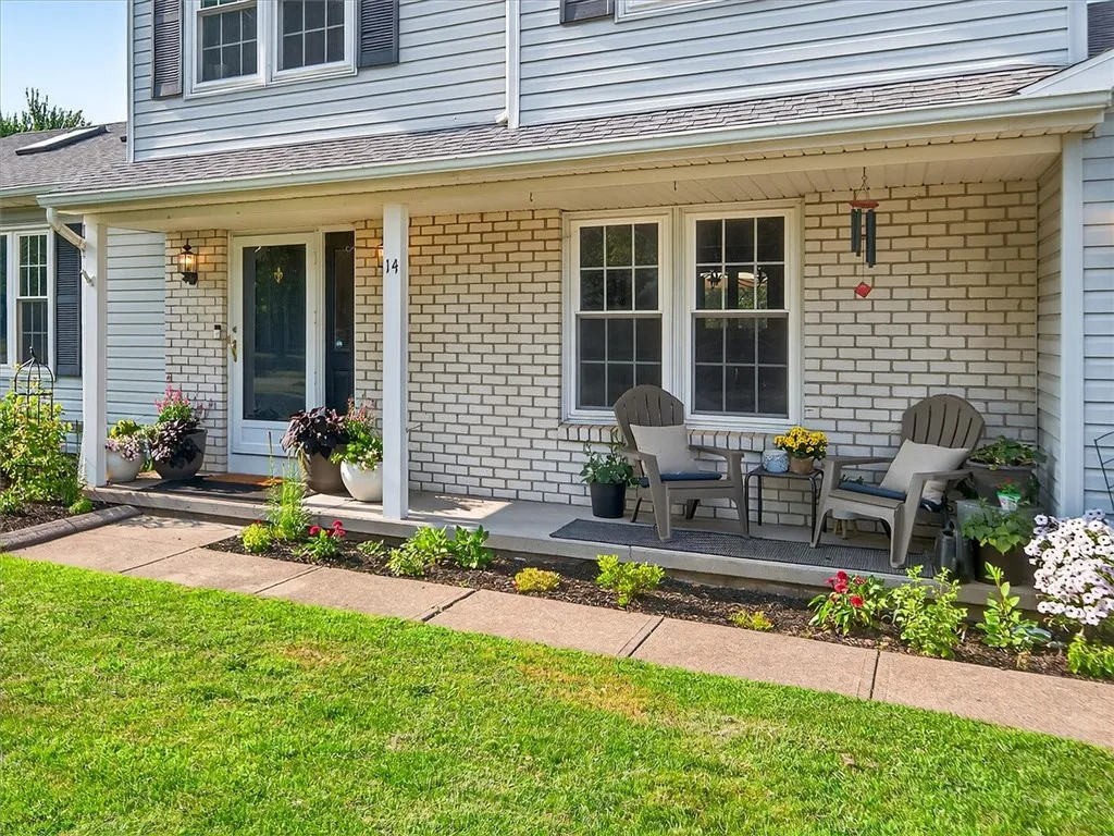 14 Sand Pebble Drive, Chili, New York 14624, Chili, New York 14624, 3 Bedrooms Bedrooms, 6 Rooms Rooms,2 BathroomsBathrooms,Residential,For Sale,14 Sand Pebble Drive, Chili, New York 14624,R1623275