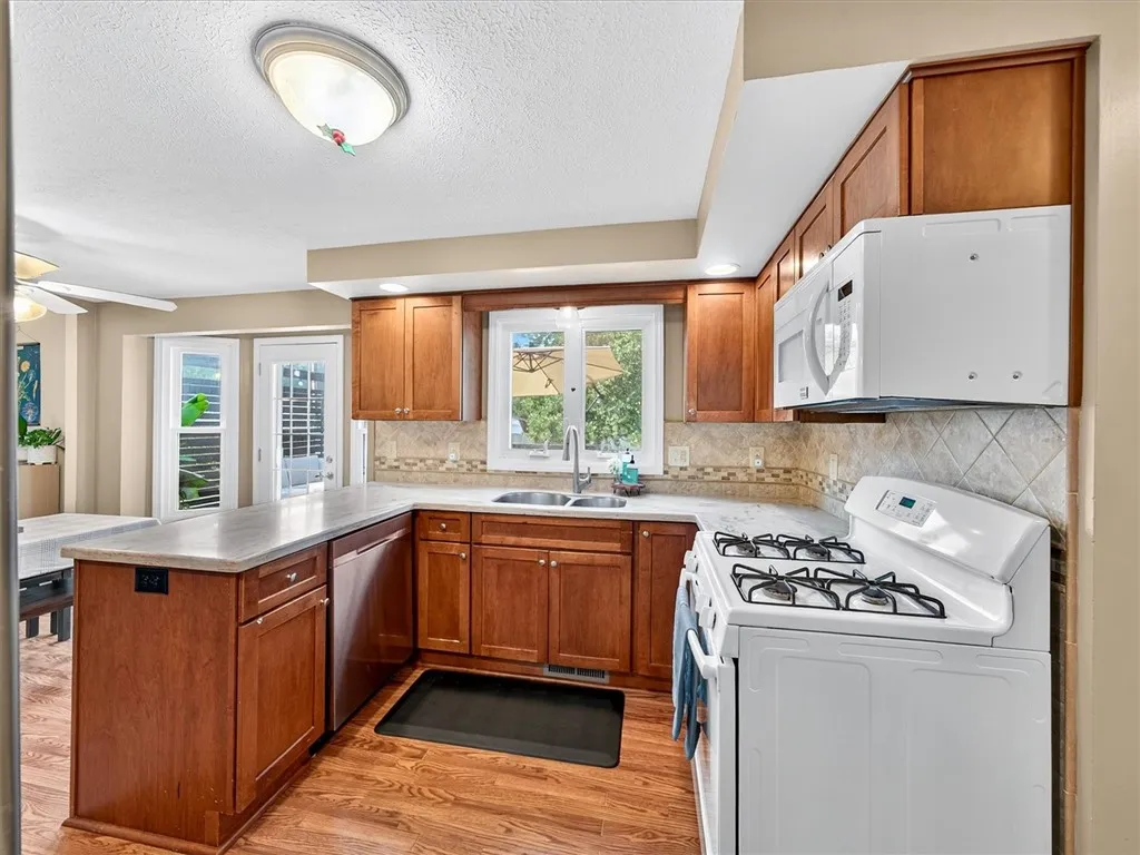 14 Sand Pebble Drive, Chili, New York 14624, Chili, New York 14624, 3 Bedrooms Bedrooms, 6 Rooms Rooms,2 BathroomsBathrooms,Residential,For Sale,14 Sand Pebble Drive, Chili, New York 14624,R1623275