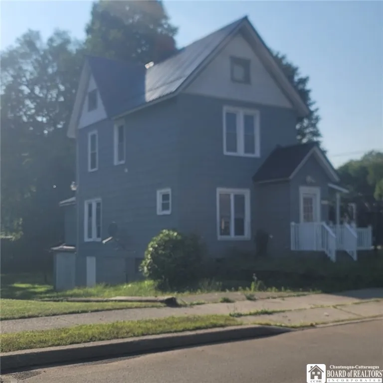 10 Mcdaniel Avenue, Jamestown, New York 14701, Jamestown, New York 14701, 4 Bedrooms Bedrooms, 9 Rooms Rooms,2 BathroomsBathrooms,Residential,For Sale,10 Mcdaniel Avenue, Jamestown, New York 14701,R1621770