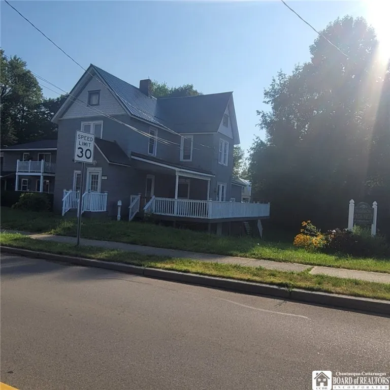 10 Mcdaniel Avenue, Jamestown, New York 14701, Jamestown, New York 14701, 4 Bedrooms Bedrooms, 9 Rooms Rooms,2 BathroomsBathrooms,Residential,For Sale,10 Mcdaniel Avenue, Jamestown, New York 14701,R1621770