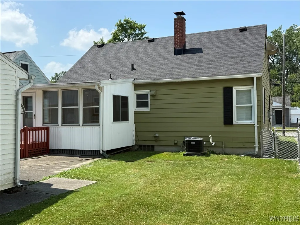 365 Linwood Avenue, North Tonawanda, New York 1412, North Tonawanda, New York 14120, 4 Bedrooms Bedrooms, 9 Rooms Rooms,1 BathroomBathrooms,Residential,For Sale,365 Linwood Avenue, North Tonawanda, New York 1412,B1623058